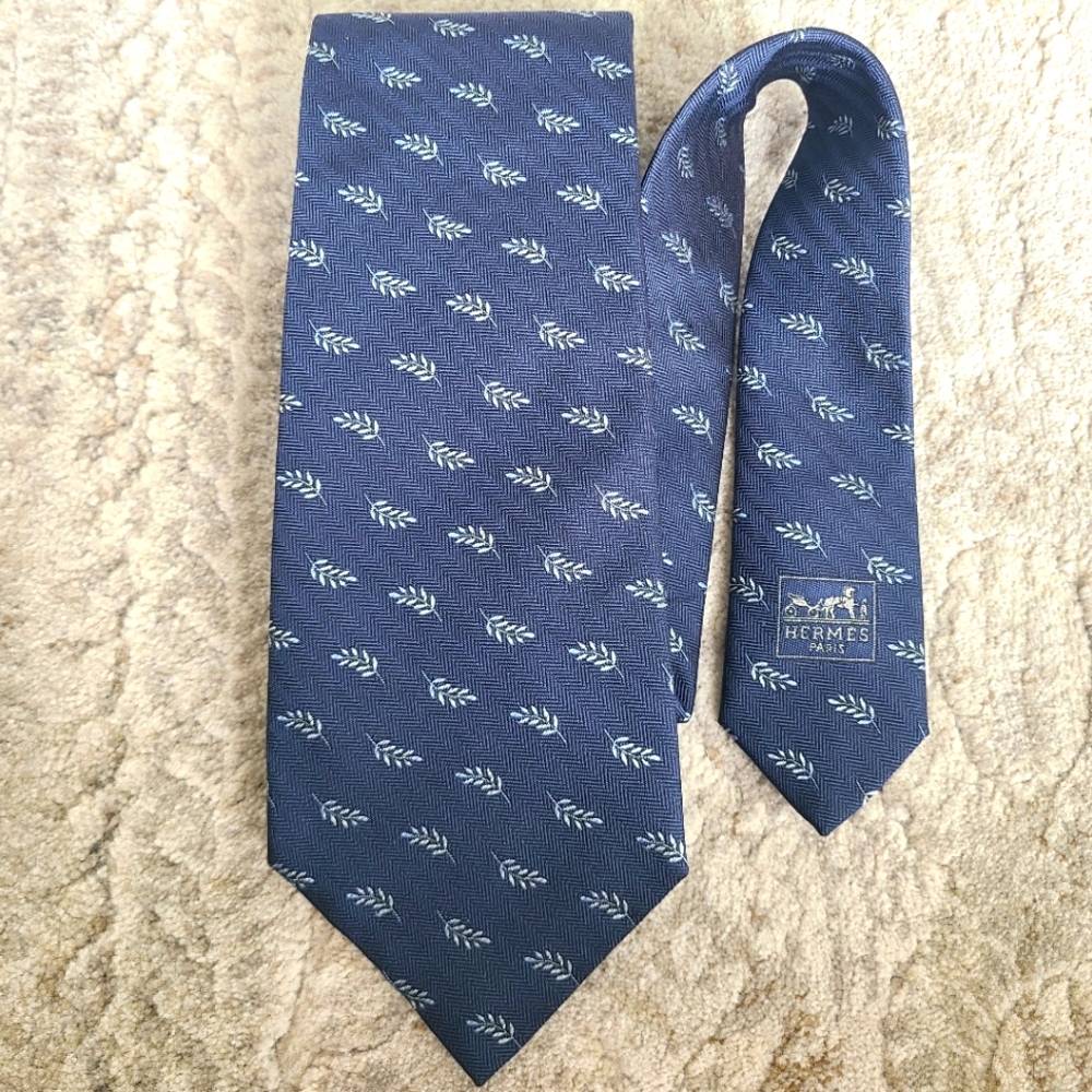 Hermes Tie mint condition made in France